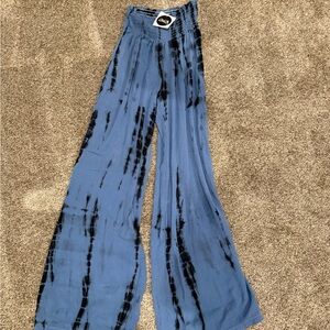 Bitlu boutique wide leg black and blue pants never worn new with tags